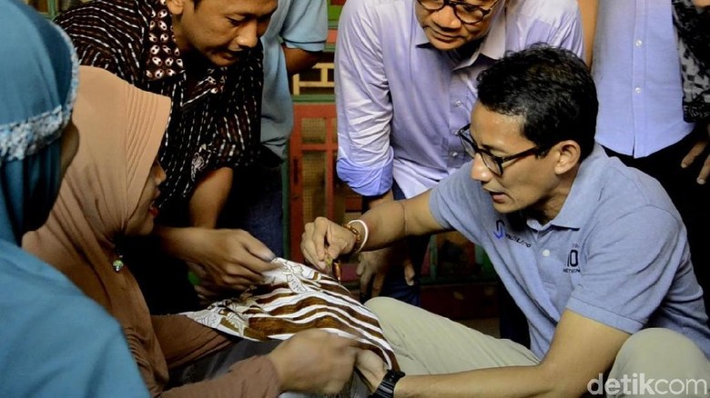 Menurut Sandiaga Uno, Apa Hubungan Batik dengan Janggut Artis? Menurut Sandiaga Uno, Apa Hubungan Batik dengan Janggut Artis?
