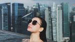 Foto: Liburannya Nora Philip, Model Blasteran dengan Bibir Terindah