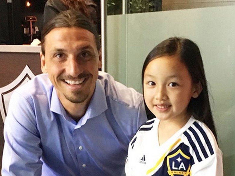 Ibrahimovic Terpukau Dengan Aksi Malea Lewat Suara Merdunya Ibrahimovic Terpukau Dengan Aksi Malea Lewat Suara Merdunya