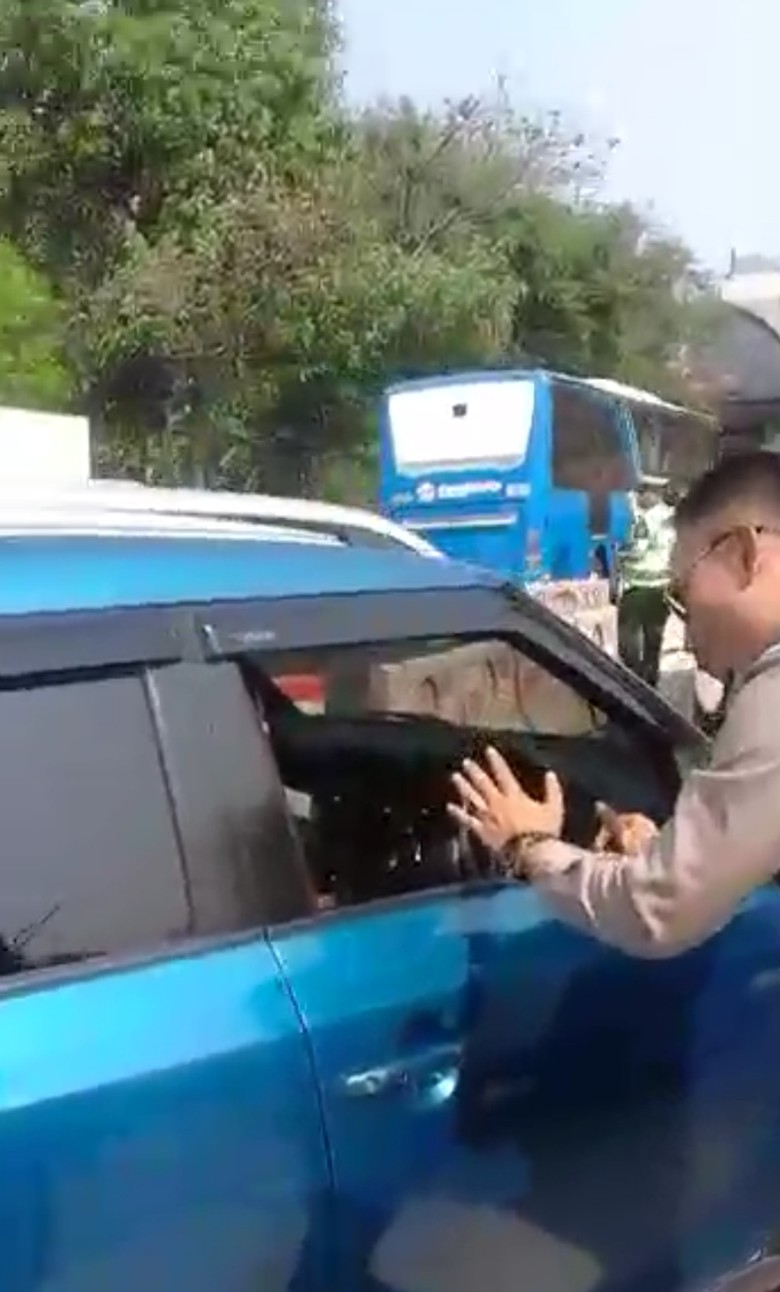 Penerobos Konvoi Jokowi Ngaku Ingin Cepat Sampai Kantor Penerobos Konvoi Jokowi Ngaku Ingin Cepat Sampai Kantor