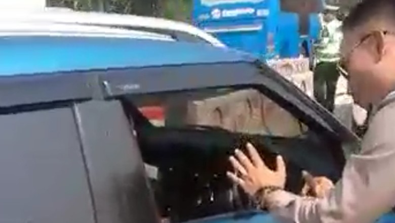 Terobos Konvoi Jokowi Berujung Menginap Semalam di Kantor Polisi Terobos Konvoi Jokowi Berujung Menginap Semalam di Kantor Polisi
