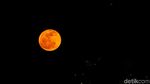 Cantiknya Bulan Purnama di Langit Jakarta Malam Ini
