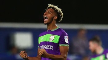 Lloyd Kelly (bek kiri) dari Bristol City punya rating rata-rata 64 dan potensi pertambahan rating 19 poin (jadi 83). (Foto: Naomi Baker/Getty Images)