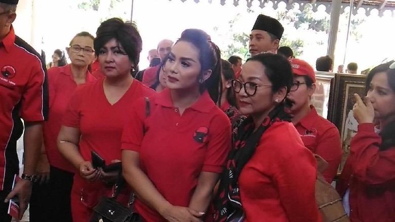 Tumbuhkan Kebangsaan, PDIP Ajak Krisdayanti dkk Keliling Museum Tumbuhkan Kebangsaan, PDIP Ajak Krisdayanti dkk Keliling Museum