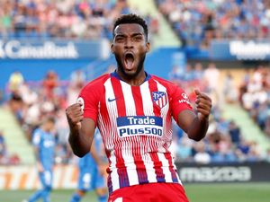 Gaya Main Lemar Belum Atletico Banget