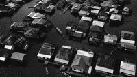 Potret perkampungan air di Kalimantan ternyata sudah ada sejak zaman dahulu. Stan Meagher/Express/Getty Images.