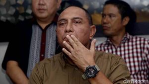 Ekspresi Edy Rachmayadi Saat Hentikan Liga 1