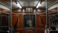 Tidak hanya di tempat umum seperti stasiun kereta, rumah sakit, sekolah atau perkantoran. Namun juga sampai ke properti privat seperti ruangan apartement. (Danish Siddiqui/Reuters)