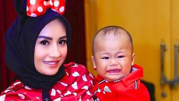 Ochi Rosdiana dan Mereka yang Jatuh ke Pelukan Polisi