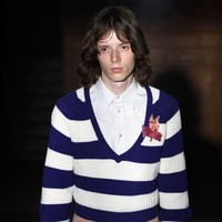 Di samping busana utama, pilihan underwear juga menjadi tawaran menarik pada koleksi busana pria dan wanita ini. Salah satunya, celana dalam pria bermotif monogram Gucci yang tersohor itu. (Foto: Dominique Charriau/Getty Images for Gucci)