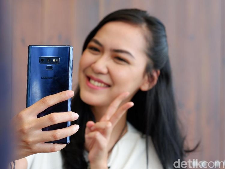 10 Ponsel Jagoan Selfie Versi DxOMark