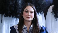 Suzzanna kembali membawa teror lewat film terbaru Bernapas dalam Kubur. Kali ini film tersebut dibintangi oleh Luna Maya. Foto: Ismail/detikFoto