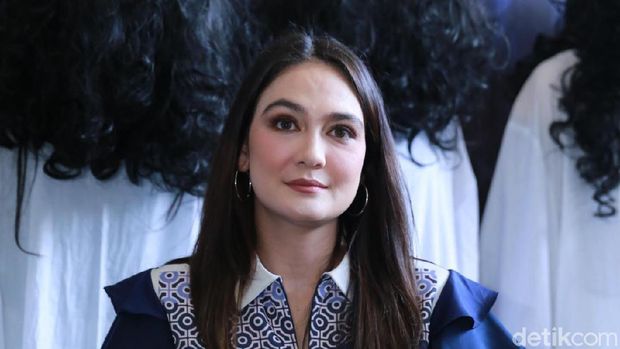 Luna Maya / 