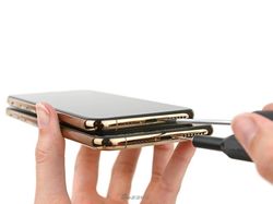 Ketika iPhone Termahal Dipreteli