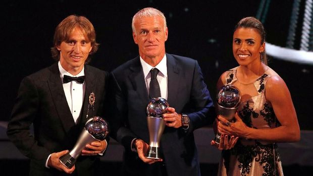 Modric bersama Deschamps dan Marta.
