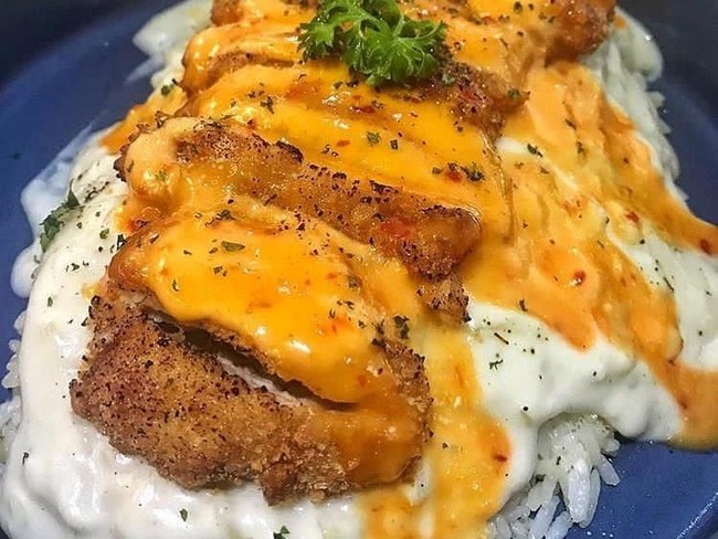 Yummy! Baked Rice Berlumur Keju Plus Aneka Topping Ada di Sini