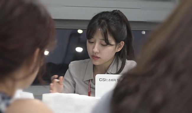  Bekerja sebagai reporter, Woo Bin mengaku ia hanya tidur dua sampai tiga jam sehari. Foto: Instagram