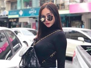 Aura Kasih Bikin Heboh dengan Posting Foto Ini, Kenapa?