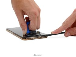 Ketika iPhone Termahal Dipreteli