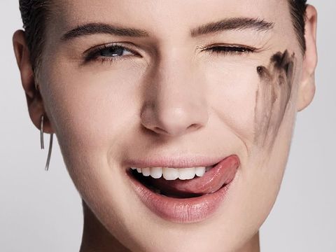 Unik! Ada Primer Wajah Warna Hitam, Bagaimana Hasilnya?