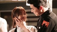Park Bo-young pernah jadi chef lho saat memainkan peran di serial Oh My Ghost. Pakai baju chef, kecantikannya jadi makin nambah nggak? Foto: Instagram parkbboyoung