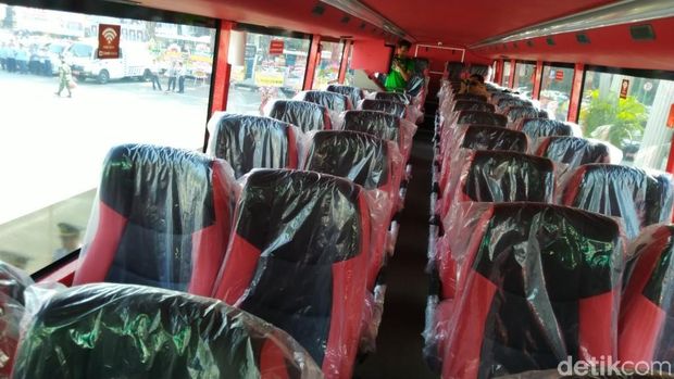 Si Denok, bus tingkat wisata Kota Semarang. 