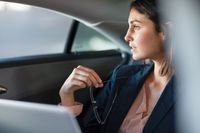 Dari Pada Buka Instagram, Ini 5 Hal yang Melatih Otak Saat Perjalanan Kantor