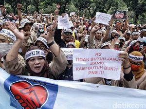 Tjahjo Kumolo Buka-bukaan Mau Hapus Tenaga Honorer