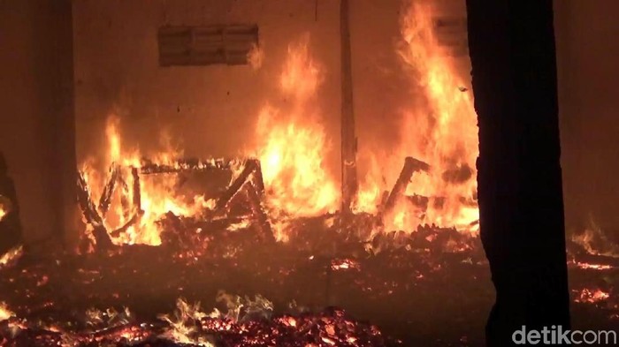 4 Gudang Mebel Ludes Terbakar, Kerugian Ratusan Juta Rupiah