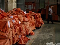 Hari Ini Pak Pos Terima Gaji Lagi