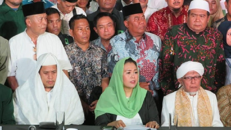 Yenny Wahid dan Keluarga Gus Dur Dukung Jokowi Yenny Wahid dan Keluarga Gus Dur Dukung Jokowi