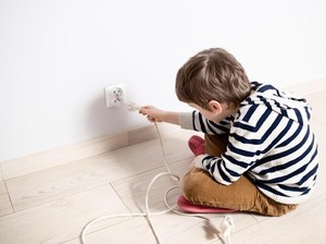 5 Langkah Mudah Mencegah Anak Tersetrum Listrik