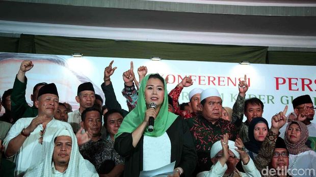 Yenny Wahid, Lukisan Perjuangan dan Dukungan ke Jokowi