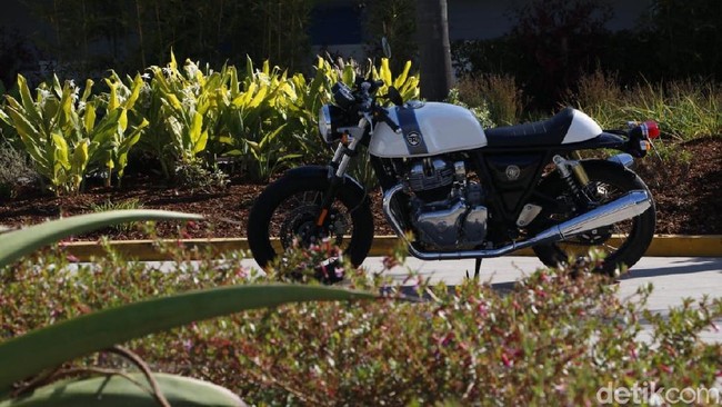 Lebih Dekat dengan Motor Dua Silinder Royal Enfield