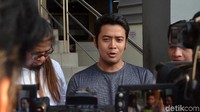Namun ternyata Nikita Mirzani malah menanggapi hal itu dengan santai. Pool/Ismail/detikFoto.