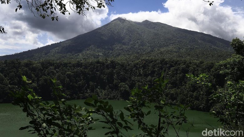 Gunung Karangetang Sulut Erupsi, Keluarkan Guguran Lava Gunung Karangetang Sulut Erupsi, Keluarkan Guguran Lava