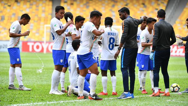 Permainan bertahan India membuat Timnas Indonesia U-16 frustrasi di babak pertama.