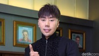 Pria yang ingin dipanggil dedek itu ternyata masuk dalam nominasi yang sama bersama Robby Purba. Pool/Noel/detikFoto.