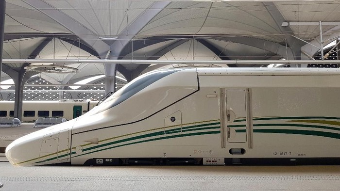 Kereta Cepat Haramain Rail Line yang menyambungkan Mekah-Madinah resmi beroperasi. Seperti apa bentuknya? Yuk! lihat.