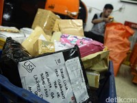 Hari Ini Pak Pos Terima Gaji Lagi