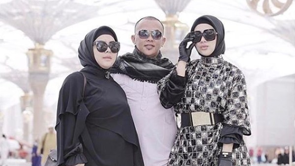 Kakak Syahrini Meninggal, Ini Kenangannya Bersama Keluarga