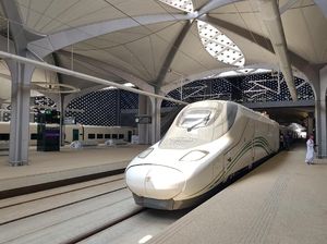 Melihat Lagi Megahnya Kereta Cepat Mekah-Madinah
