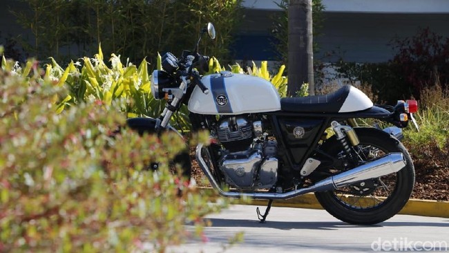 Lebih Dekat dengan Motor Dua Silinder Royal Enfield