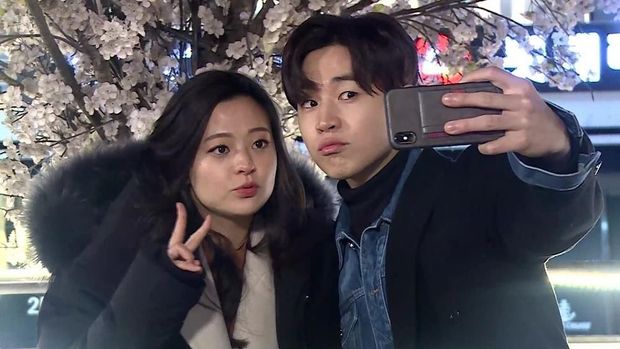 8 Saudara Kandung Idola K-Pop Ini Tak Kalah Cantik dan Tampan!