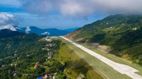 Terletak di Pegunungan Himalaya, ketinggiannya lebih dari 1.400 mdpl. Bandara Dengan adanya Bandara Pakyong diharap dapat meningkatkan pariwisata di Sikkim. rajiv srivastava/imazinindia.com/CNN Travel  
