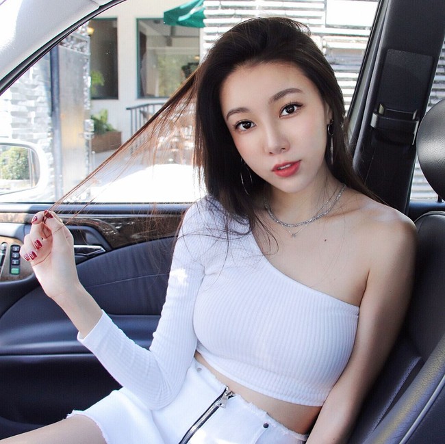 Debbie populer di Instagram dan memiliki jumlah pengikut 192 ribu lebih. Foto: Instagram @yehdeb