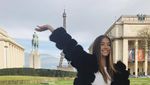 Potret Liburan Seksi Lorena Rae, Model Victorias Secret yang Baru