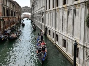 Masuk Venesia Tidak Gratis Lagi?