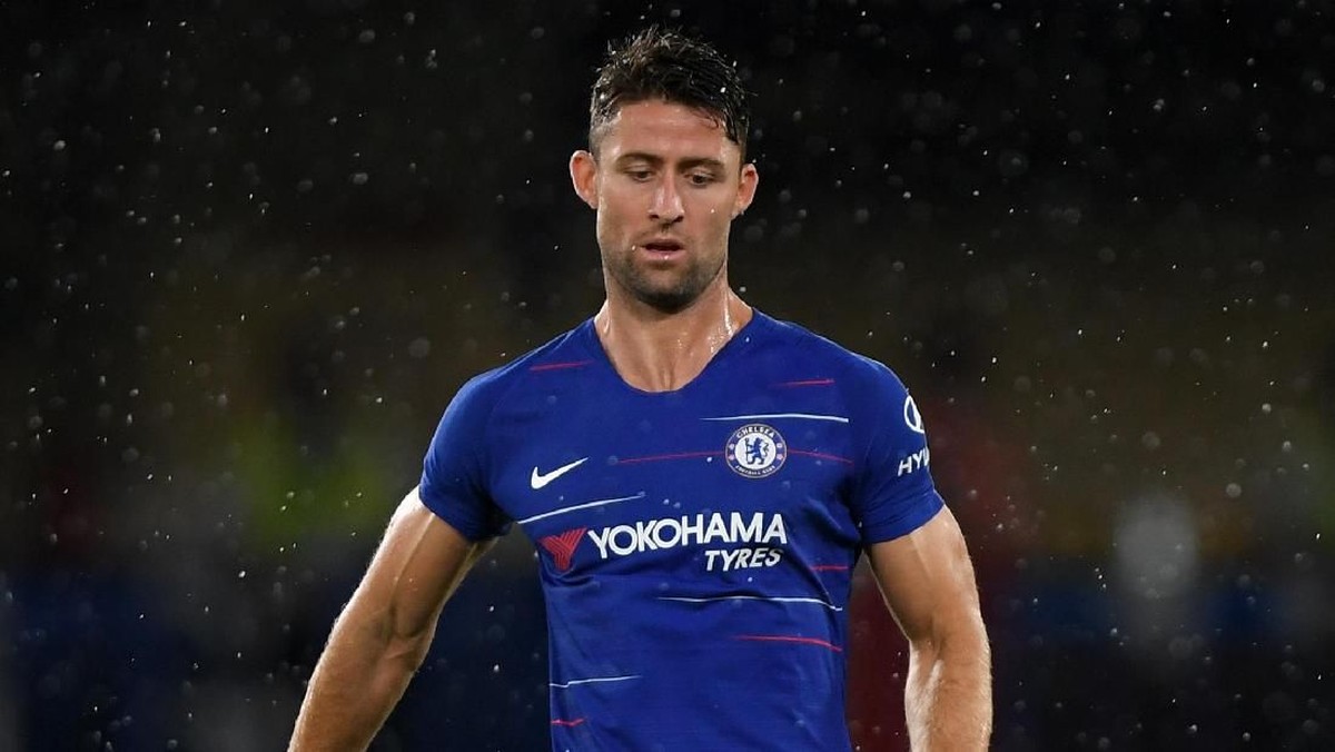 Manajer Chelsea Maurizio Sarri tak akan menghalangi jika Gary Cahill ingin meninggalkan Chelsea (Foto: Mike Hewitt/Getty Images)