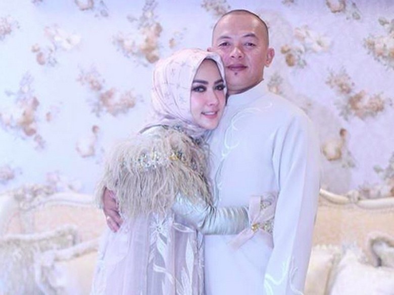 Nikita Mirzani Terkejut Kakak Syahrini Meninggal Tersetrum Nikita Mirzani Terkejut Kakak Syahrini Meninggal Tersetrum